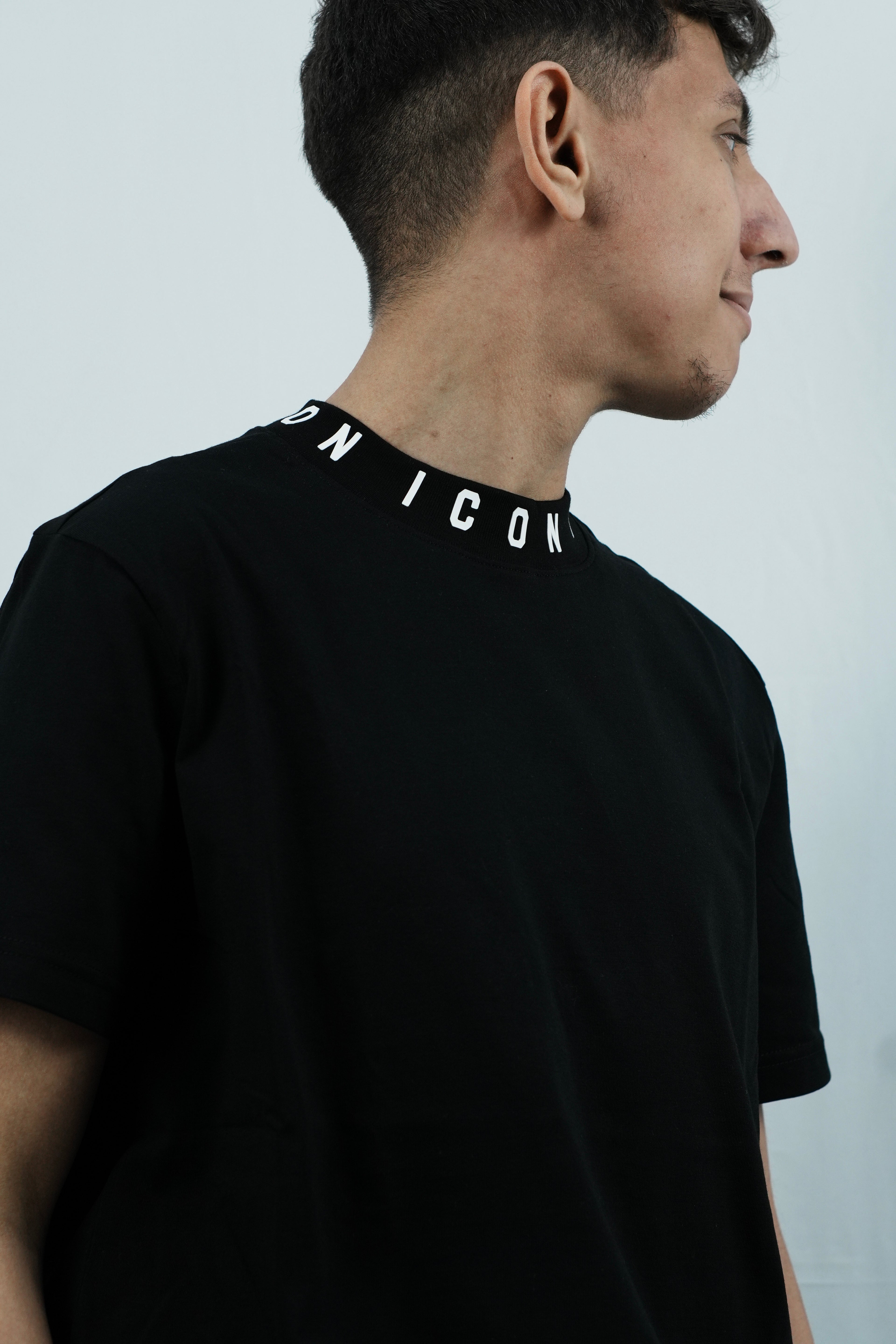 ICON T-Shirt Neck Logo