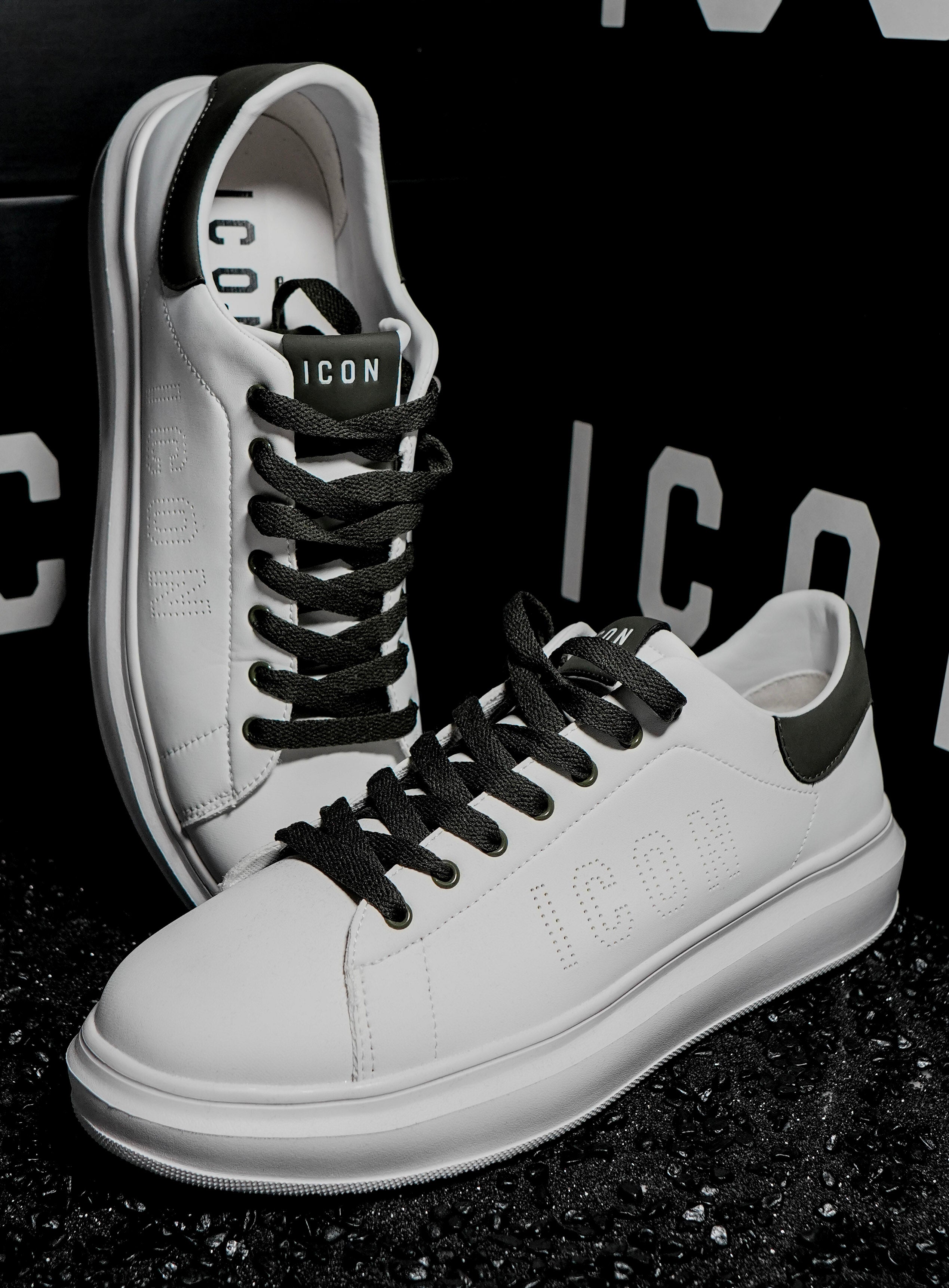 ICON White Sneackers
